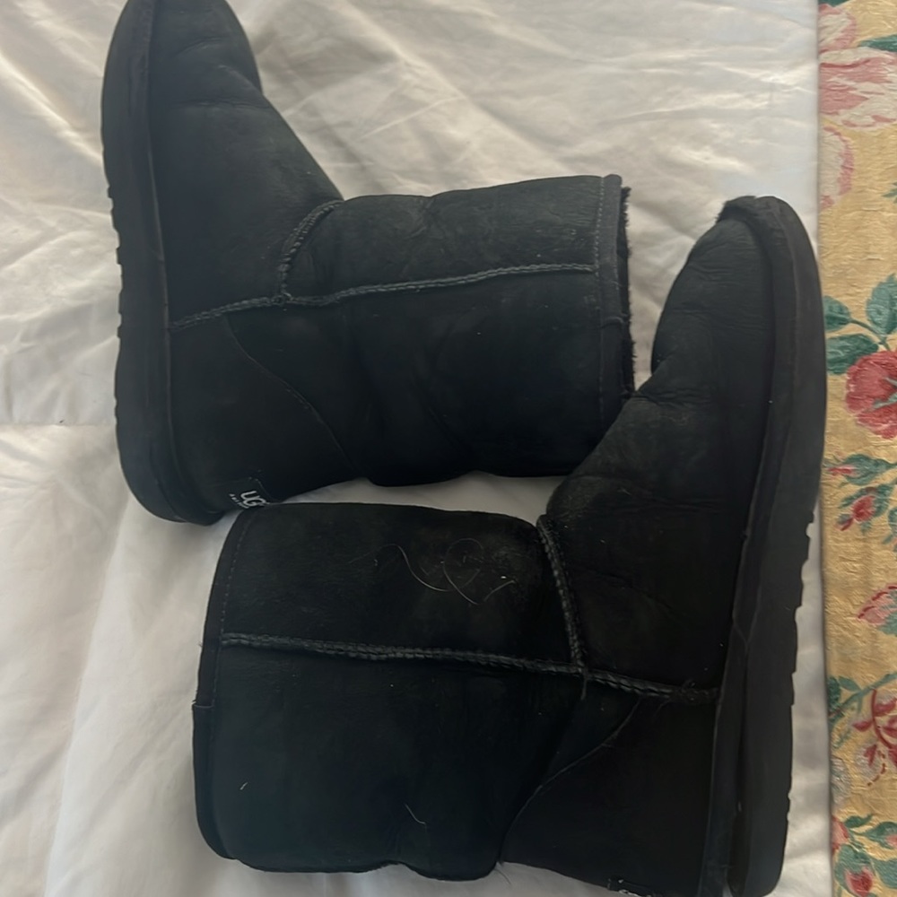 Used Condition Authentic Black Uggs - image 7